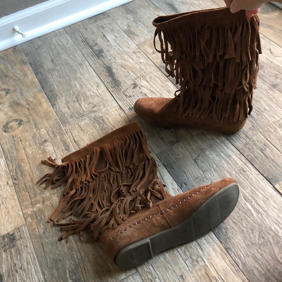 Lauren Conrad mid calf fringe moccasin boots - Picture 2 of 4
